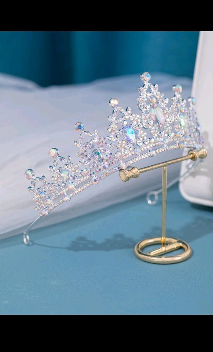 Beyaz Payetli Taç - Görsel 3
