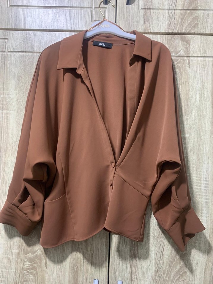 kahverengi Düğmeli Kadın Gömlek - Görsel 2