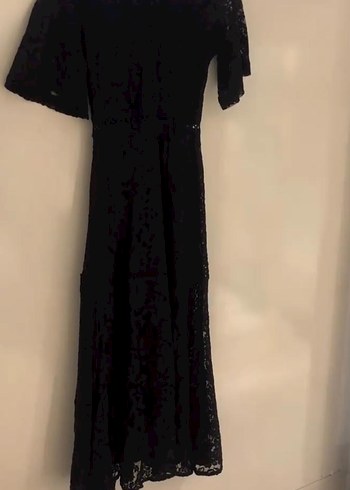 Dantel Detaylı Siyah Midi Elbise - Görsel 3