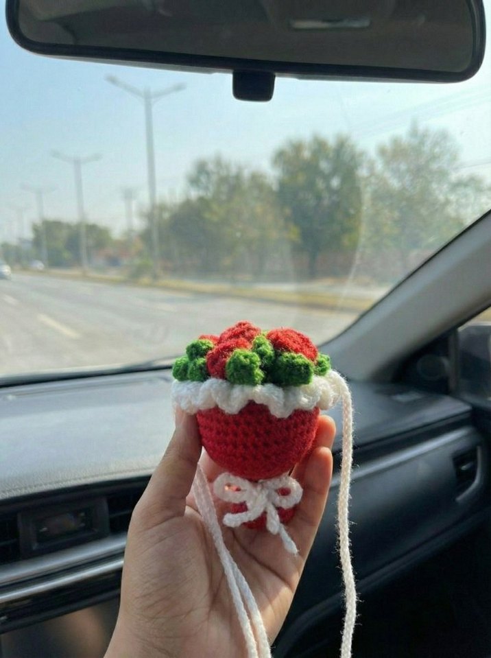 Amigurumi Kırmızı Çiçek Buketi Araba Süsü - Görsel 2