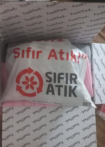 Pembe Baskılı Yastık Kılıfı