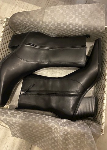 Siyah Deri Kadın Topuklu Bot - Görsel 10