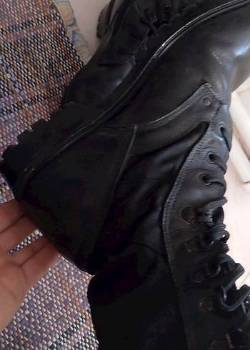 Siyah Bağcıklı Minimalist Goth Erkek Bot - Görsel 5