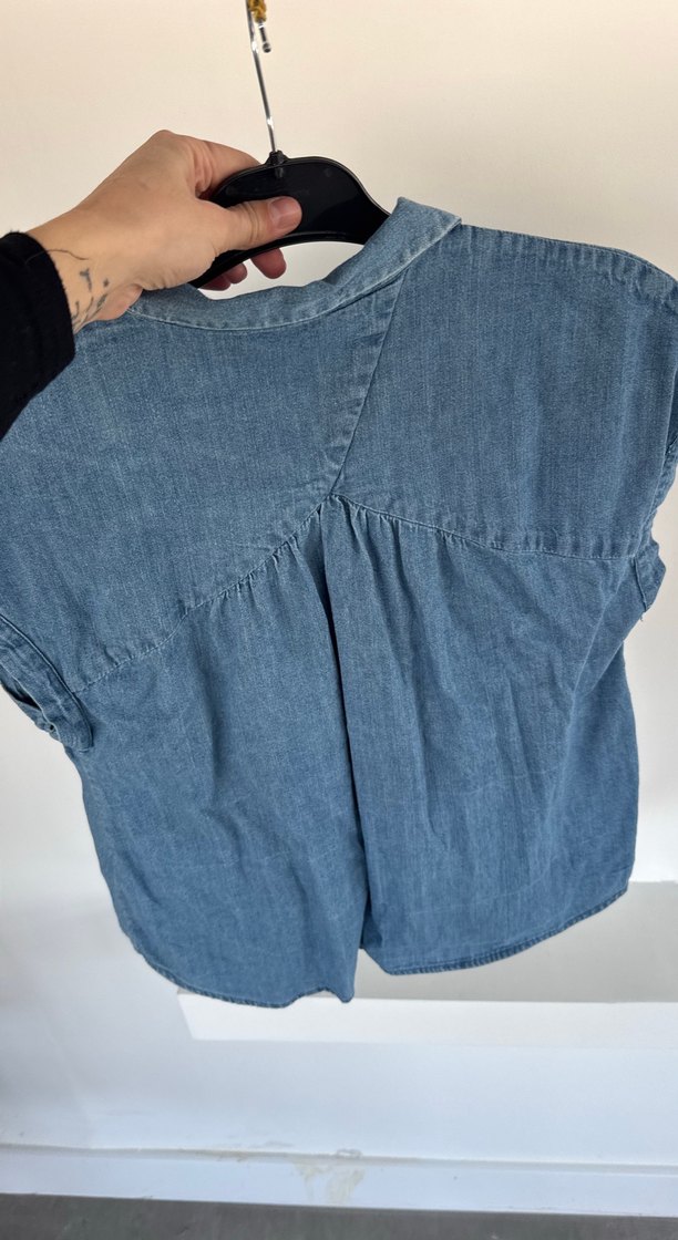 Düğmeli Kısa Kollu Denim Gömlek - Görsel 3