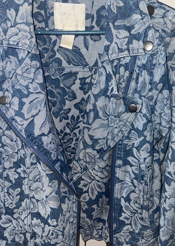 Çiçek Desenli Mavi Kadın Kot Ceket - Görsel 3