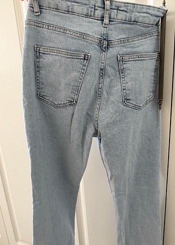 Paçası yırtmaçlı jean - Görsel 3