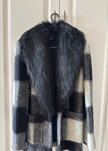 Kürk Detaylı Gri Kareli Midi Kadın Kaban - Görsel 3