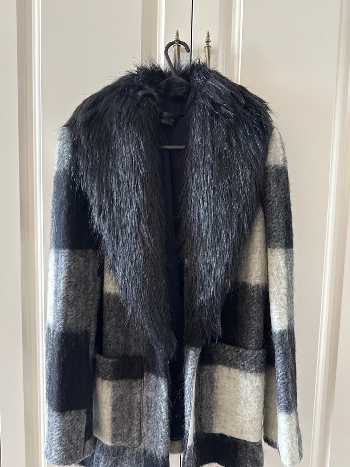 Kürk Detaylı Gri Kareli Midi Kadın Kaban - Görsel 3