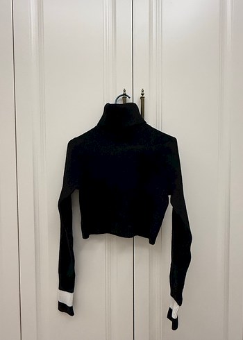 Siyah Boğazlı Triko Kadın Kazak - Görsel 2