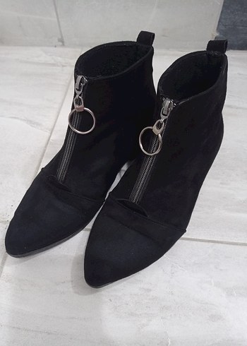 Siyah Süet Kadın Bot - Görsel 2