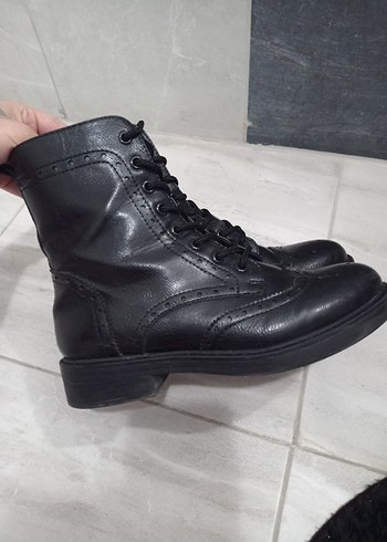 Siyah hakiki deri kadın bot - Görsel 3