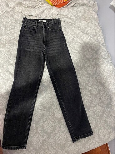 Pull and Bear Pull and bear mom jean