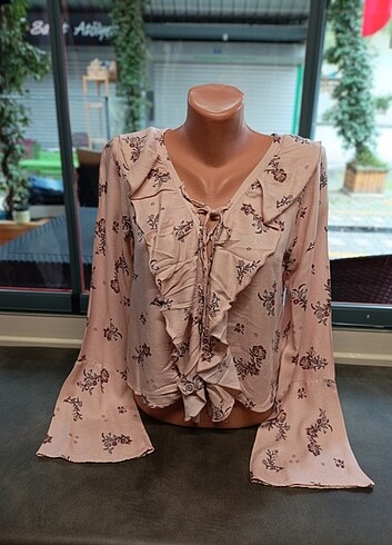 Pull&Bear Pembe Çiçek Desenli Bluz