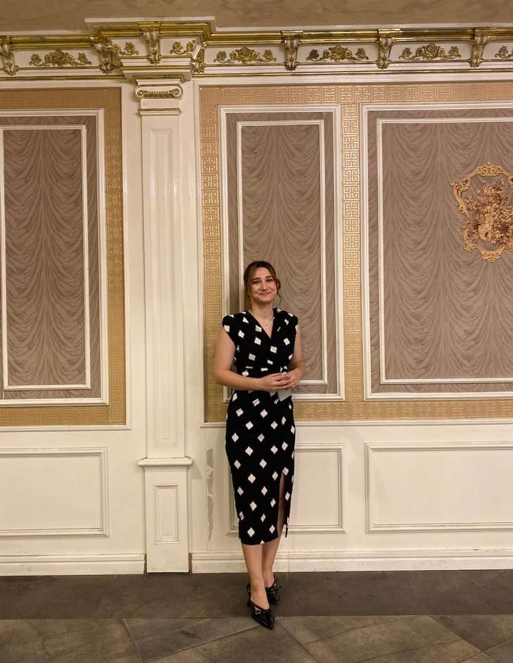 Siyah Puantiyeli Drapeli Uzun Ofis Elbisesi - Görsel 2