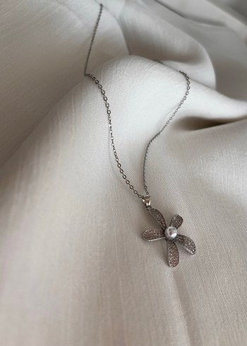 Çiçek Desenli Zincir Detaylı Midi Kolye - Görsel 2