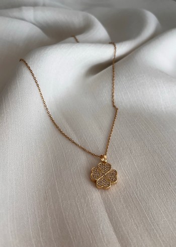 İnce Zincirli Altın Renk Yonca Kolye - Görsel 2