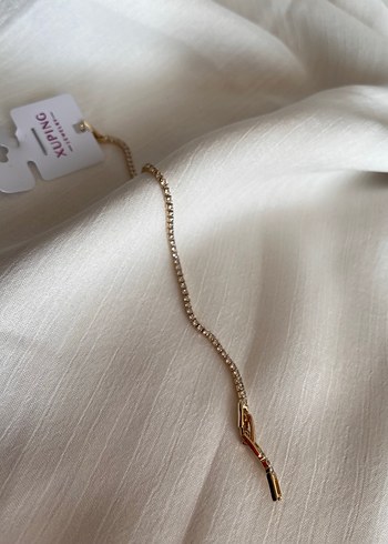 Zincir Detaylı Altın Renk Kadın Bileklik - Görsel 2