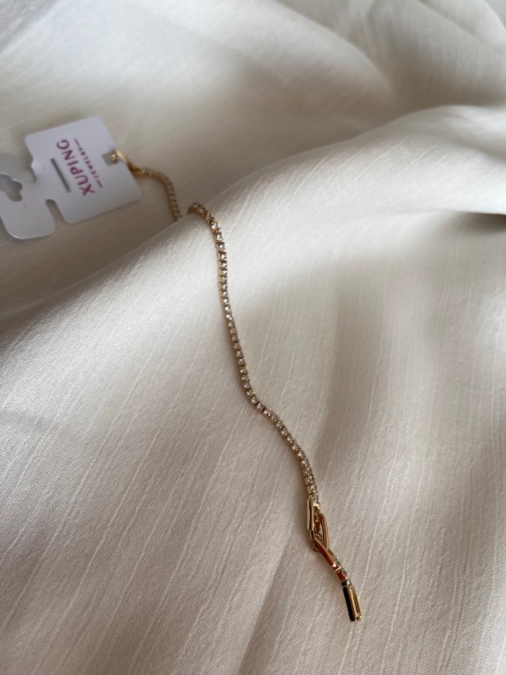 Zincir Detaylı Altın Renk Kadın Bileklik - Görsel 2