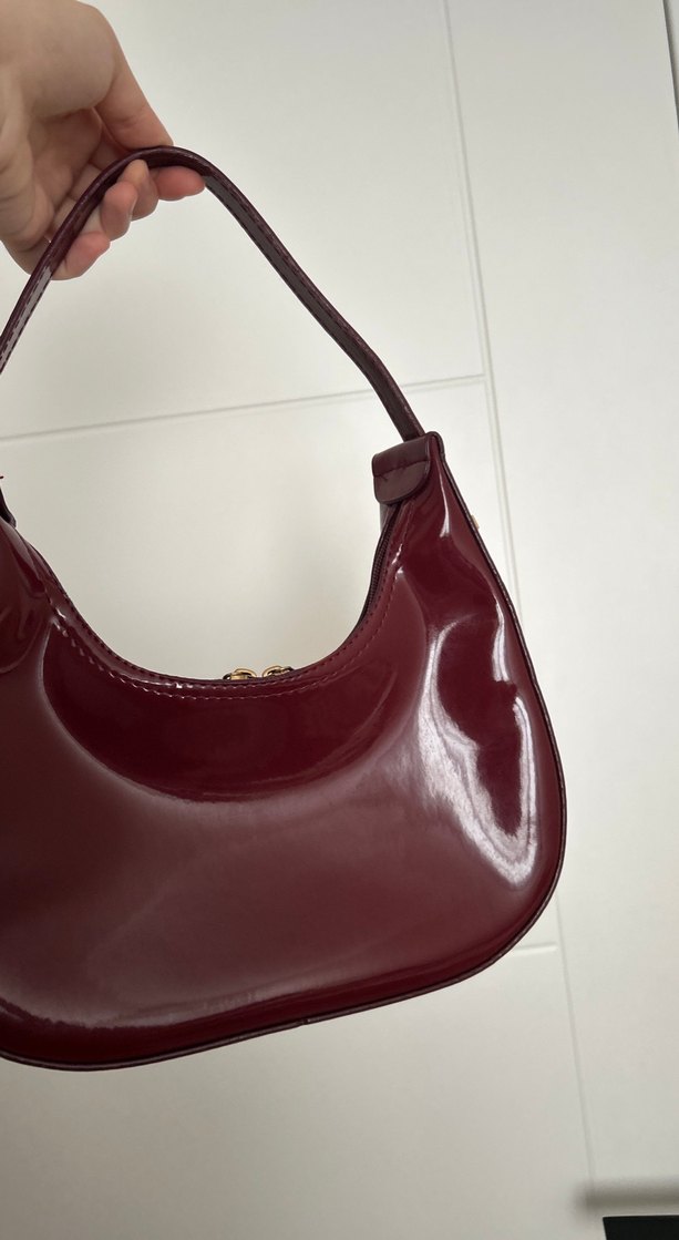 Bordo Parlak Deri Tokalı Kadın Çanta - Görsel 2