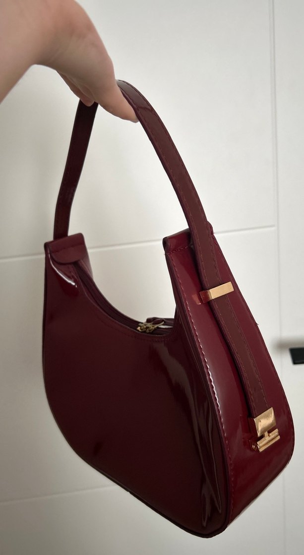 Bordo Parlak Deri Tokalı Kadın Çanta - Görsel 3