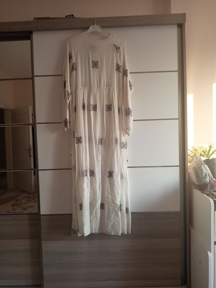 Nakışlı Bohem Uzun Kollu Beyaz Elbise - Görsel 2