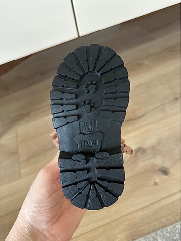 19 Beden pembe Renk H&M bot