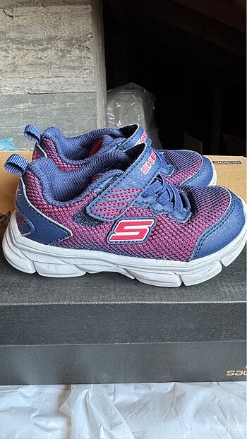 24 Beden Skechers spor ayakkabısı