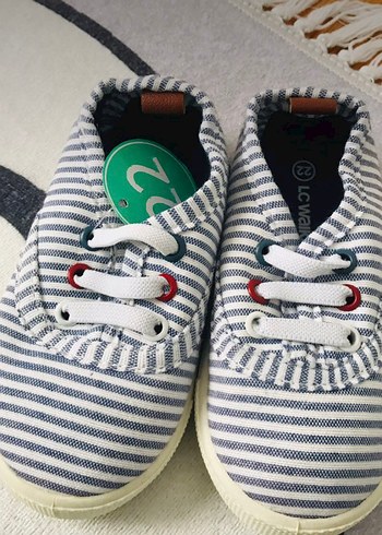 Erkek Çocuk Beyaz Çizgili Spor Ayakkabı - Görsel 2