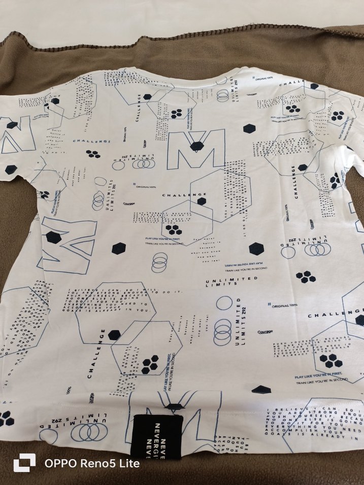 Zara marka 2 adet beyaz Erkek cocuk Tişörtü, Baskılı, Kısa Kollu - Görsel 5