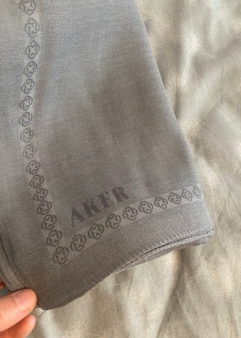 Gri Keten Zincir Detaylı Kadın Şal Aker marka