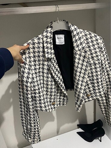 Bershka Crop Blazer