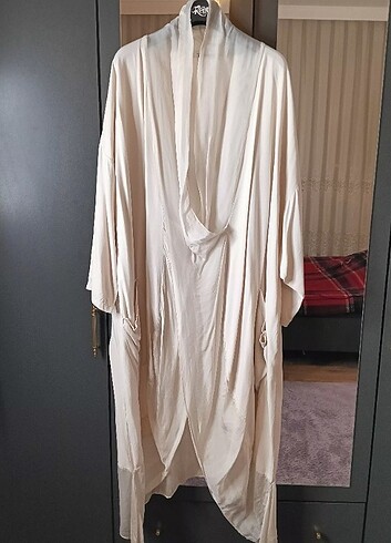 Zarif ve Şık Krem Renk Kimono