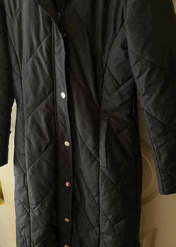 Kürk Detaylı Siyah Uzun Kışlık Kadın Mont - Görsel 3