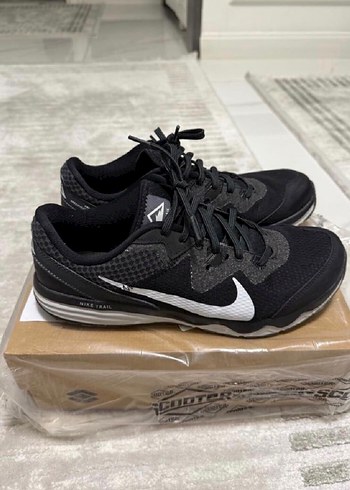 Nike Siyah Beyaz Spor Ayakkabi