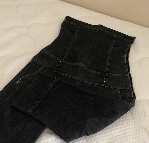 Stradivarius capri tulum M