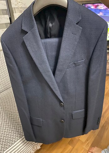 Gri Düğmeli Erkek Takım Elbise - Görsel 3