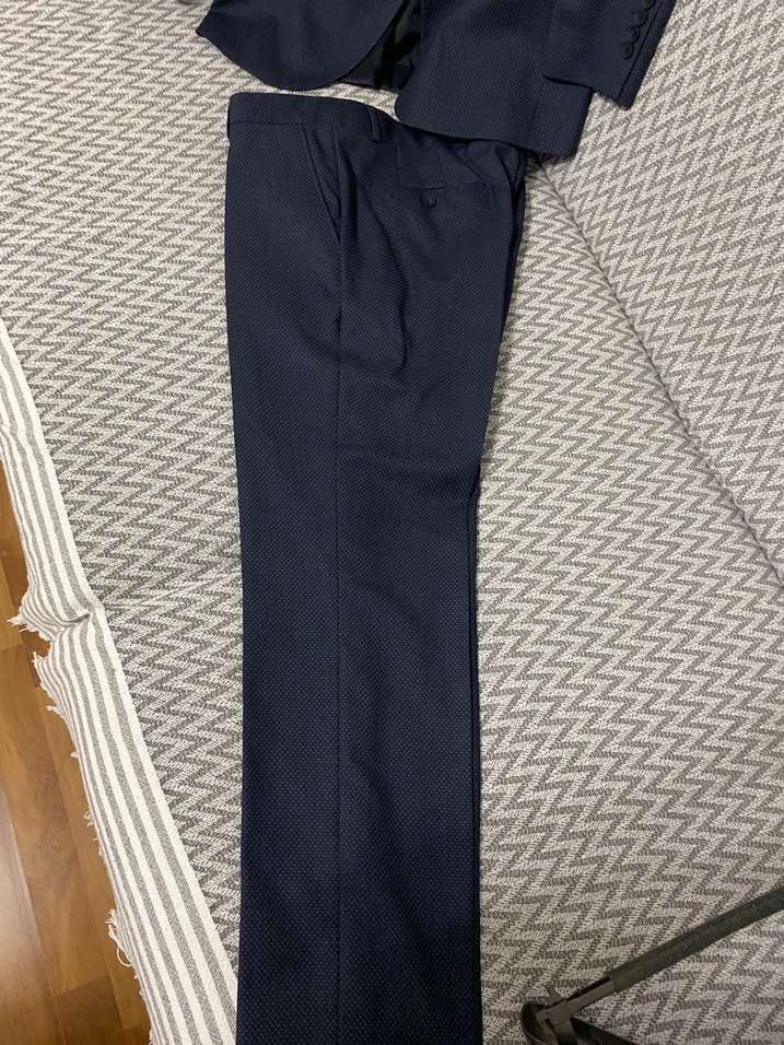 Gri Düğmeli Erkek Takım Elbise - Görsel 2