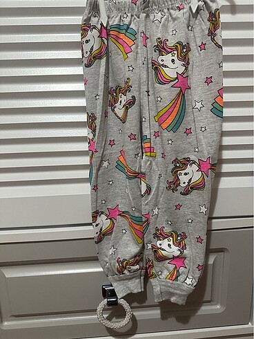 24-36 Ay Beden Pijama takımı unicorn