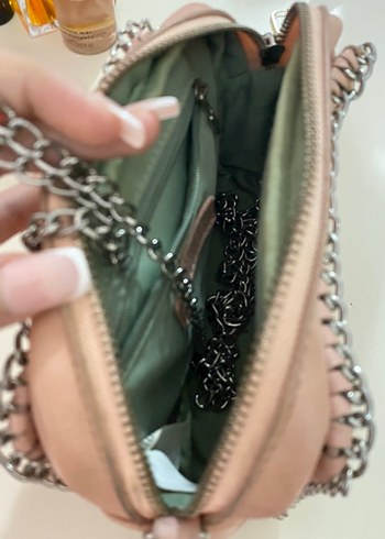 Zincir Detaylı Pembe Deri Kadın Çanta - Görsel 3