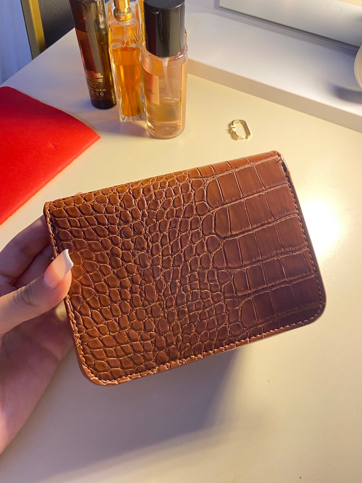 Zincir Detaylı Parlak Kahverengi Deri Çanta - Görsel 2