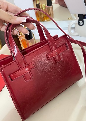 Kırmızı Parlak Deri Kadın Çanta - Görsel 2