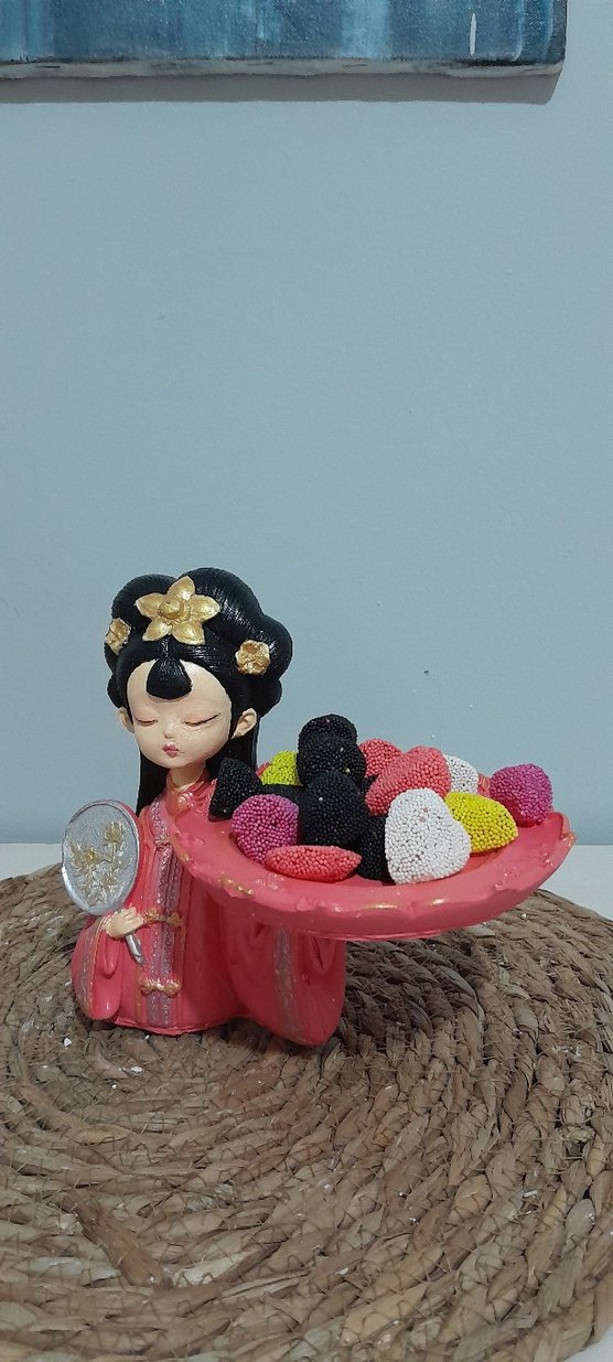 tepsili kiz - Görsel 3