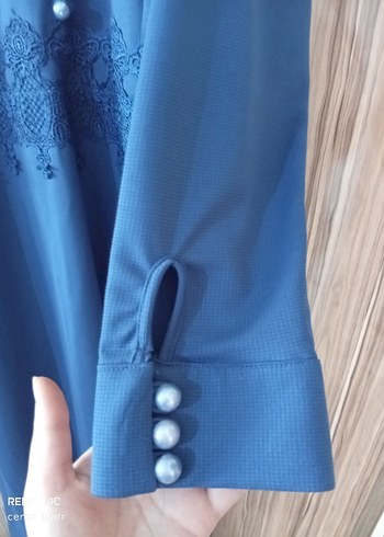 Düğmeli Lacivert Nakışlı Uzun Elbise - Görsel 3