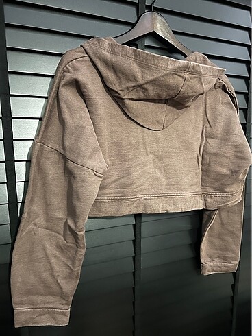 l Beden Crop Sweatshirt