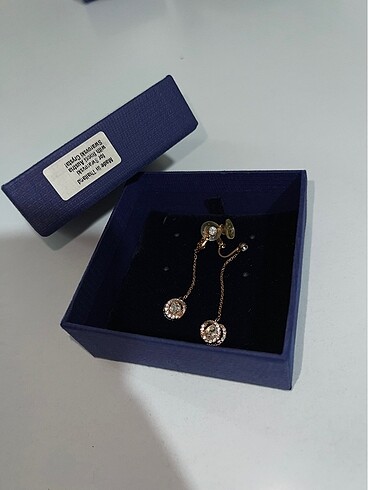  Beden Swarovski küpe