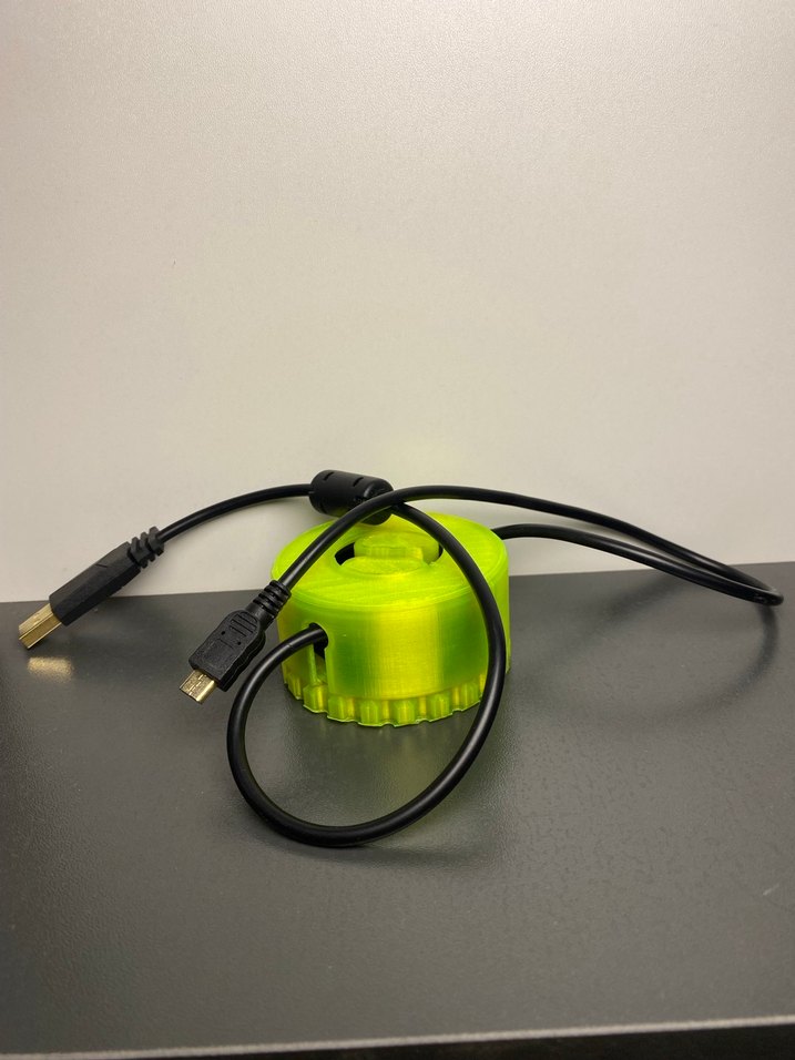 Yeşil Renkli Telefon Şarj Kablo Düzenleyici - Görsel 2