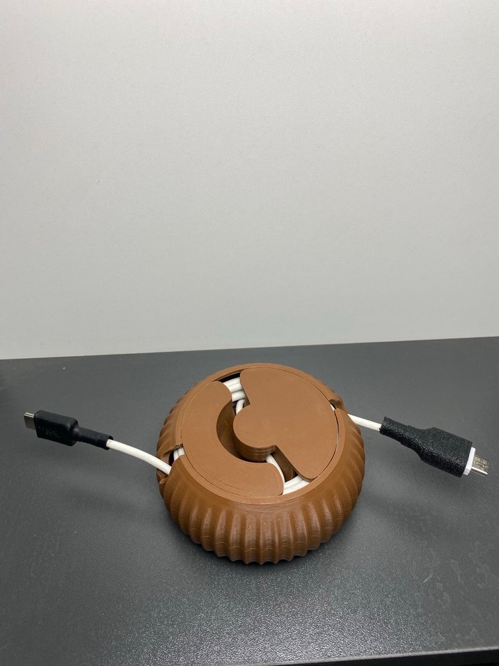 Kahverengi Telefon Şarj Kablosu Düzenleyici - Görsel 2