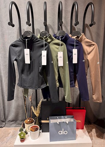 Alo Yüksek Yakalı Uzun Kollu Spor Üst - Görsel 5