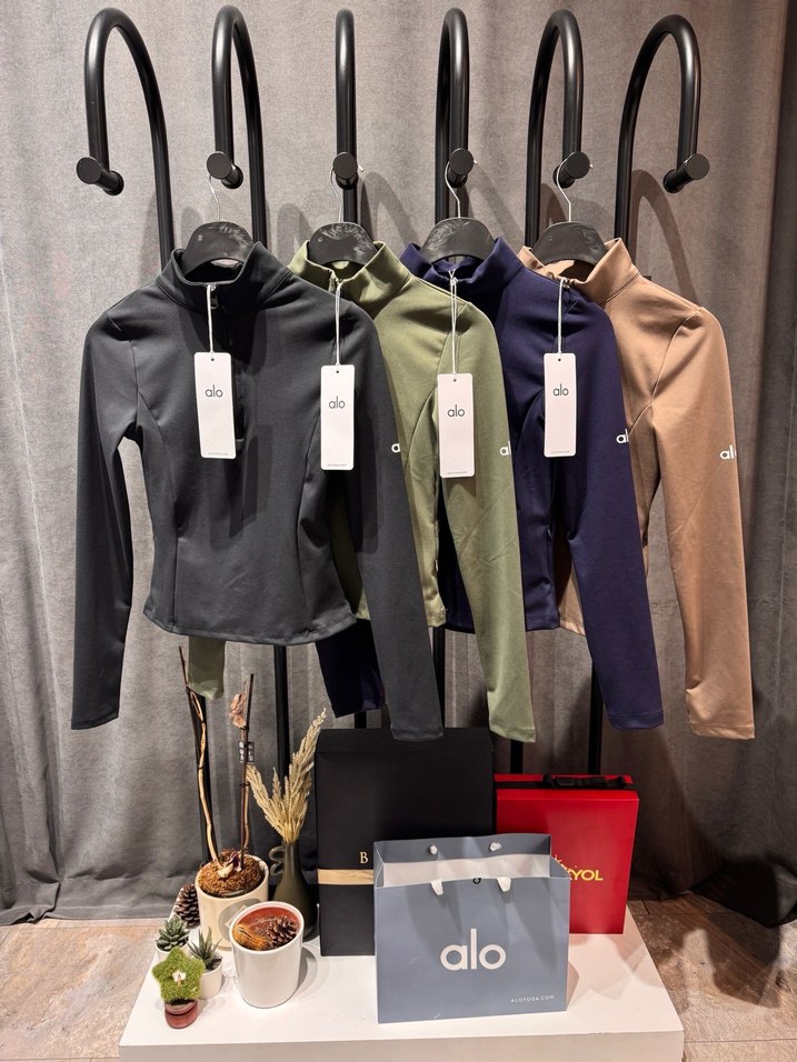 Alo Yüksek Yakalı Uzun Kollu Spor Üst - Görsel 5