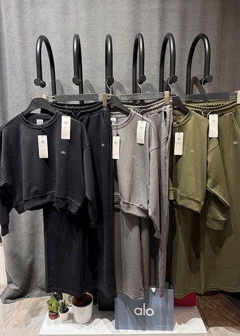 Alo yoga takım - Görsel 5